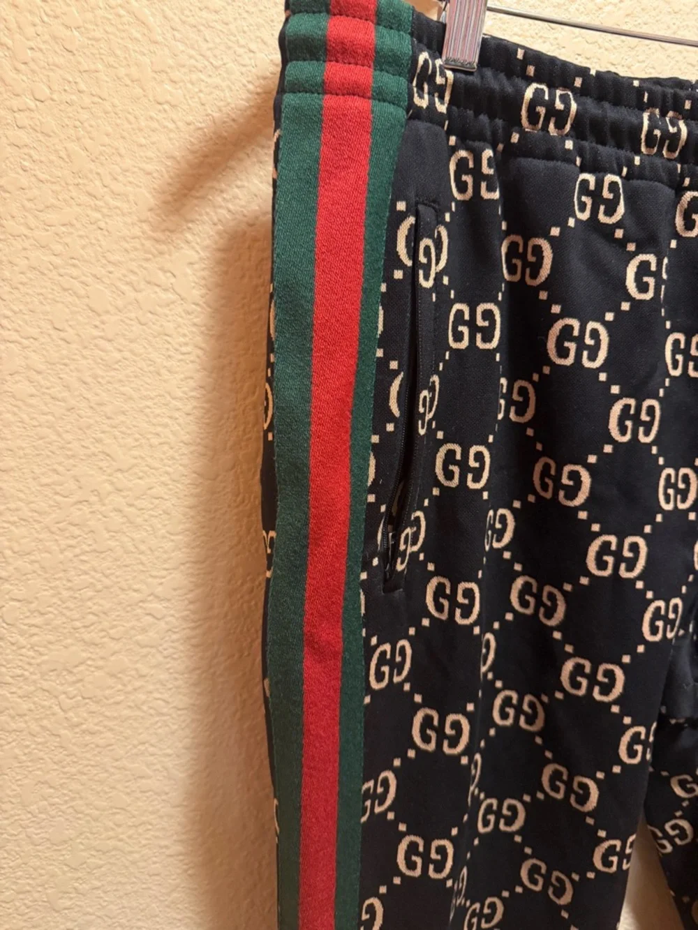 New Authentic Gucci GG Supreme Logo Sweatpants Black Size XXL Waist 36 - 42